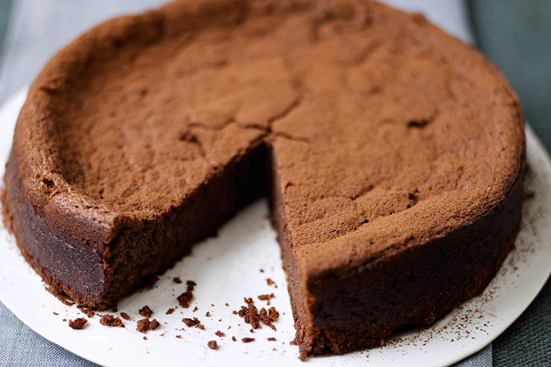 Chocolate and chestnut cake - WYZA